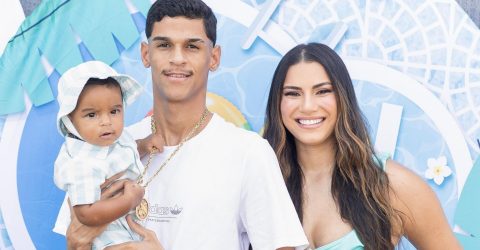 Edson Cordeiro leva repertório dedicado a Zeca Baleiro ao Projeto Seis e Meia, em João Pessoa - Imagem do artigo original