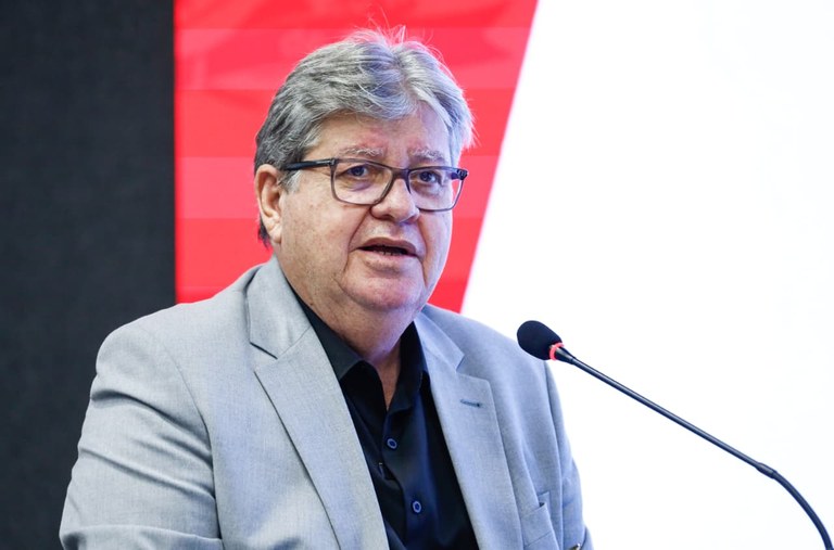 Sistema Arapuan doa cadeira de rodas em ação social da Facene/Famene em João Pessoa - Imagem do artigo original