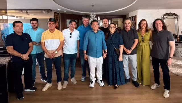 Aniversário de Adriano Galdino reúne governo e oposição em Campina Grande - Imagem do artigo original